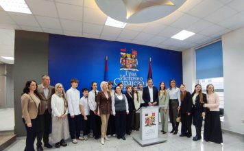 СРЕДЊОШКОЛЦИ ИЗ КРАСНОДАРА НА ПРИЈЕМУ У ГРАДСКОЈ УПРАВИ