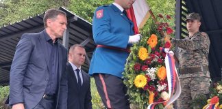 ЋОСИЋ И ЈУГОВИЋ ОДАЛИ ПОЧАСТ МУЧКИ УБИЈЕНИМ СРПСКИМ БОРЦИМА У ЖЕПИ