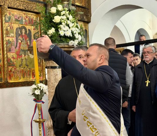 ЋОСИЋ КУМОВАО СЛАВИ СТАРЕ ЦРКВЕ НА БАШЧАРШИЈИ