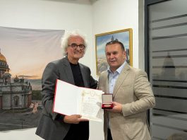 ОТВОРЕНА ИЗЛОЖБА ФОТОГРАФИЈА СВЕТИЊА САНКТ ПЕТЕРБУРГА